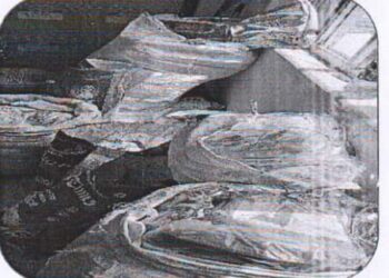 प्रहरीद्वारा भन्सार छली ल्याइएका २ लाखको कपडा बरामद