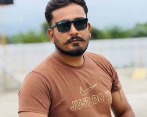 सिरहा ।  सिरहाको गोलबजार नगरपालिका वडानम्बर ११ का वडाध्यक्ष सोहेब अनवर सार्वजनिक शान्तिविरुद्धको कसुरमा पक्राउ परेका छन् ।